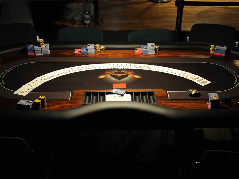 Pokertisch individuell handgefertigt